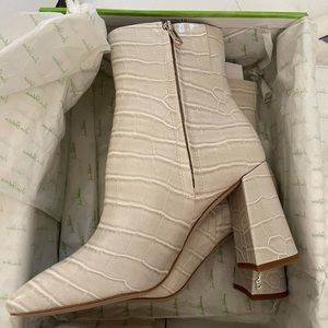 Sam Edelman Codie Crocodile Booties